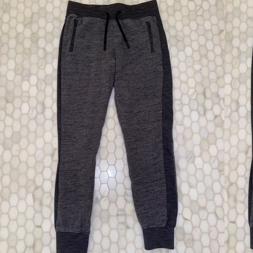 Lululemon Joggers (size 6)
